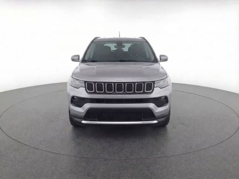 Used 2024 Jeep Compass Limited image 4