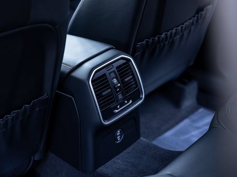 Certified 2026 Porsche Macan S AWD/4WD image 29