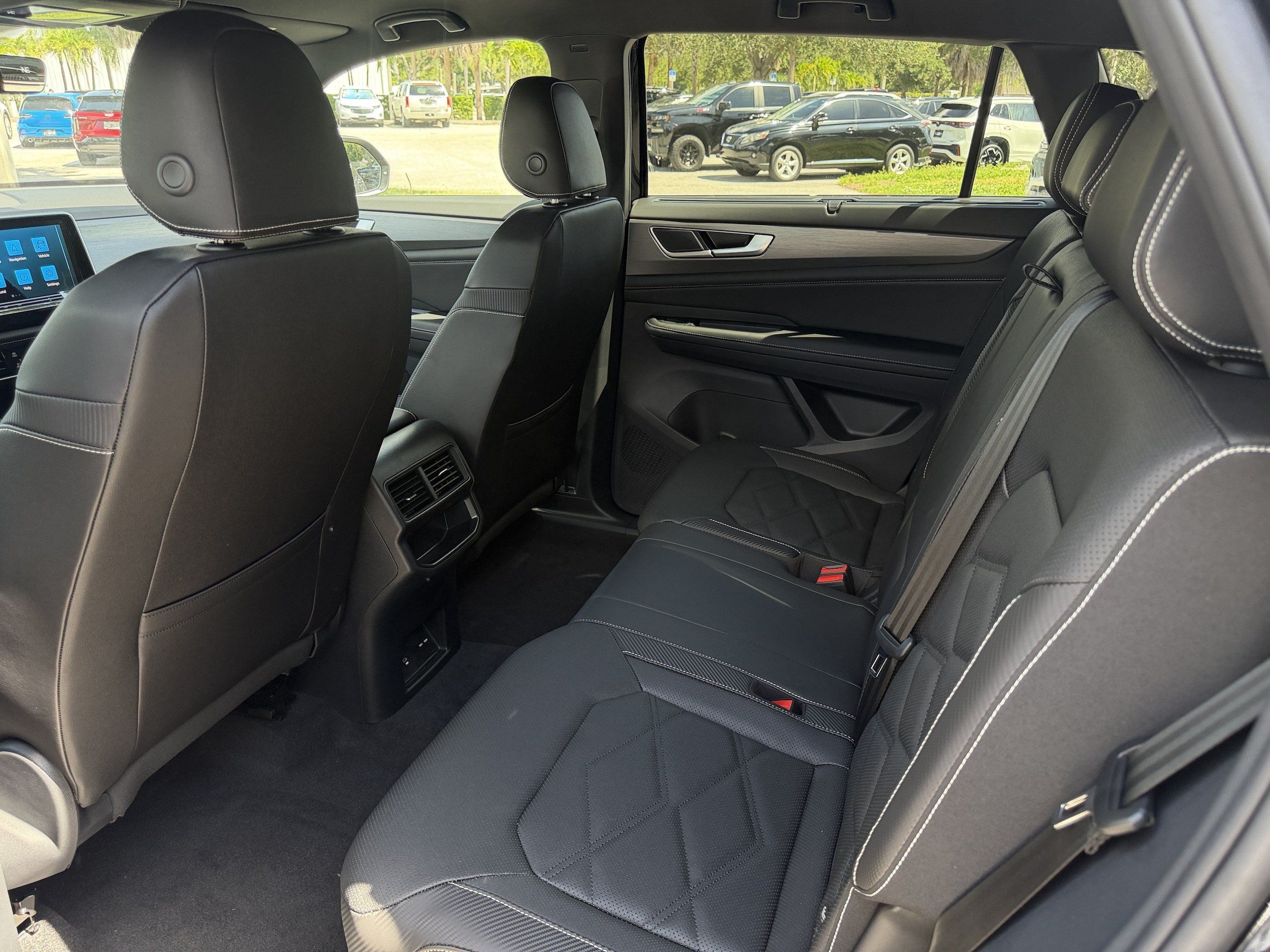 New 2026 Volkswagen Atlas Cross Sport SE FWD image 18