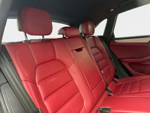 Used 2023 Porsche Macan AWD/4WD image 29