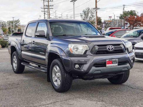 Used 2013 Toyota Tacoma PreRunner w/ TRD Sport Pkg image 3