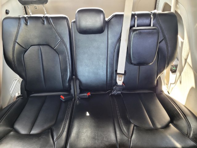 Used 2024 Chrysler Pacifica Touring-L FWD image 13
