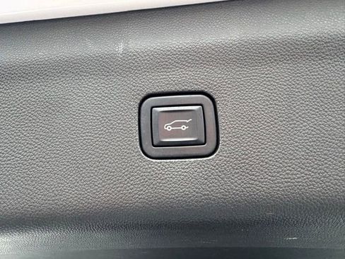 Used 2022 Buick Enclave Avenir w/ Avenir Technology Package image 28