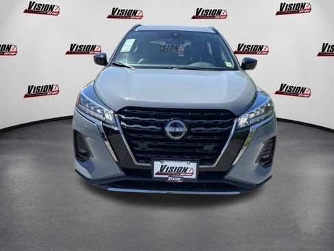 Used 2024 Nissan Kicks SR w/ SR Premium Package FWD image 8