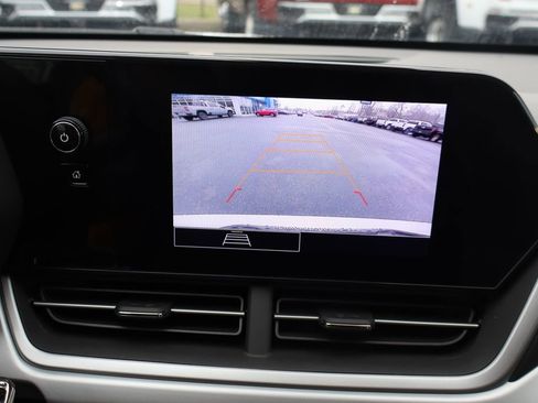 Used 2024 Chevrolet Trax LS image 11