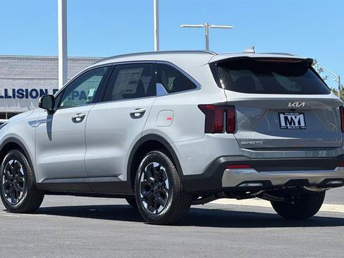 New 2026 Kia Sorento S FWD image 6
