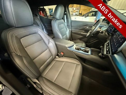 Used 2024 Chevrolet Equinox EV LT FWD image 46