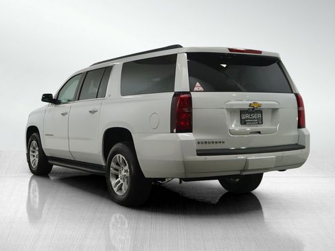 Used 2019 Chevrolet Suburban LT image 3