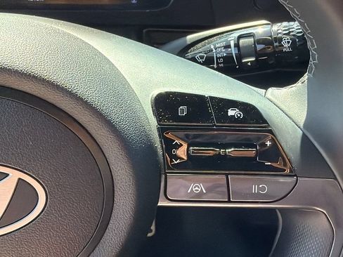Certified 2025 Hyundai Elantra Sport FWD image 25