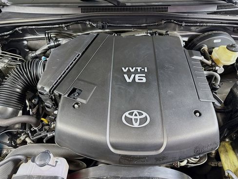 Used 2014 Toyota Tacoma PreRunner image 26