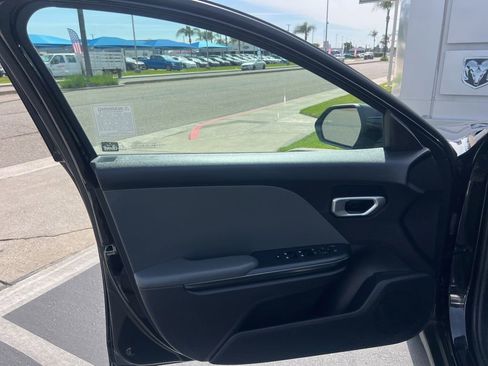 Used 2025 Kia K4 FWD image 29