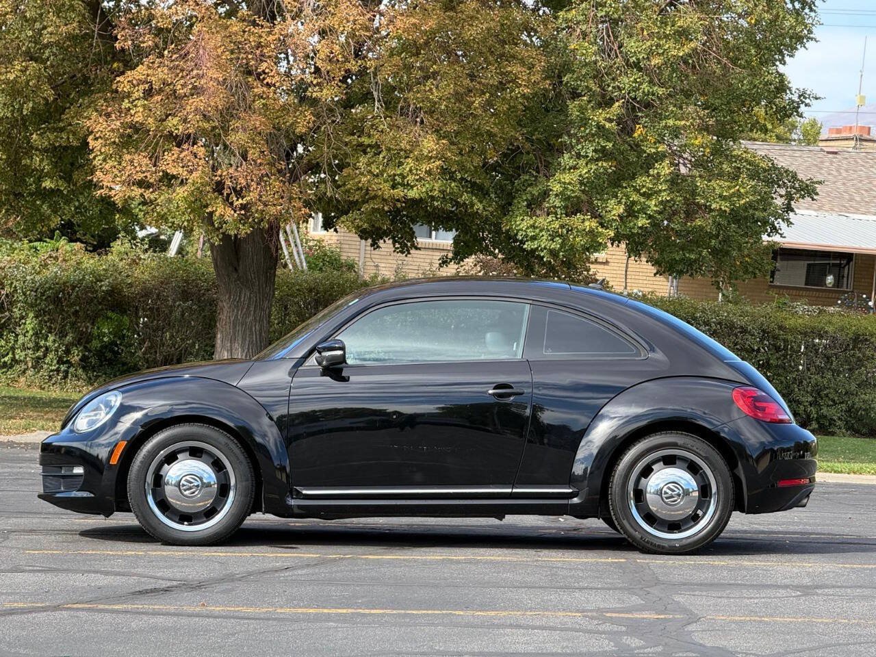 Used 2012 Volkswagen Beetle 2.5 FWD image 2