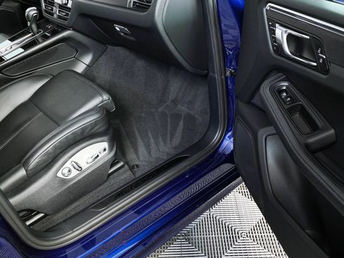 Certified 2022 Porsche Macan GTS AWD/4WD image 23