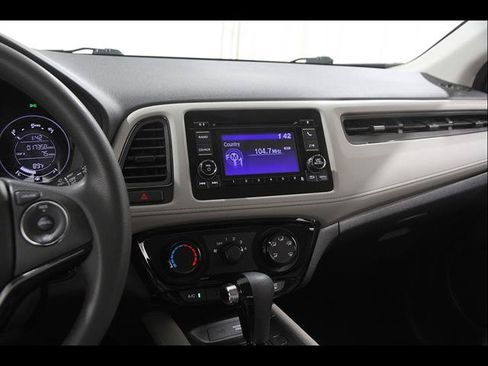 Used 2017 Honda HR-V LX image 9