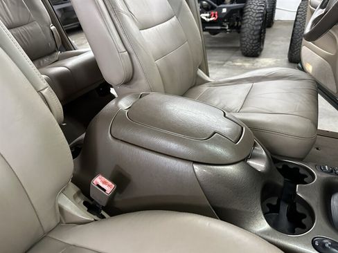Used 2003 Toyota Sequoia Limited AWD/4WD image 38