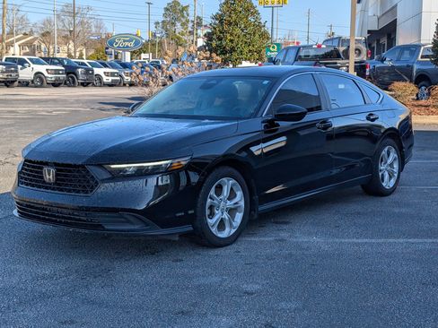 Used 2023 Honda Accord LX image 2