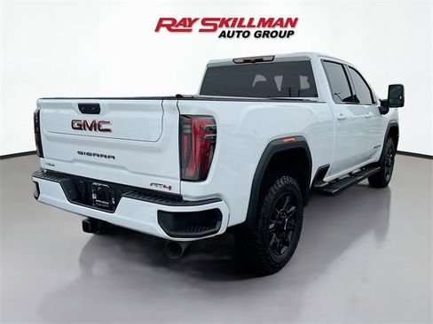 Used 2024 GMC Sierra 2500 AT4 image 7