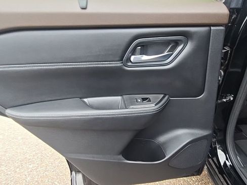 Used 2023 Nissan Rogue SV w/ SV Premium B Package image 35