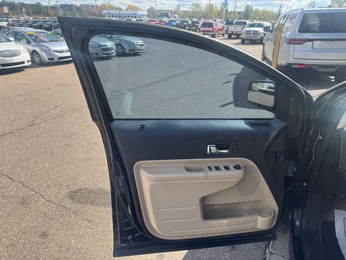 Used 2009 Ford Edge SEL image 15