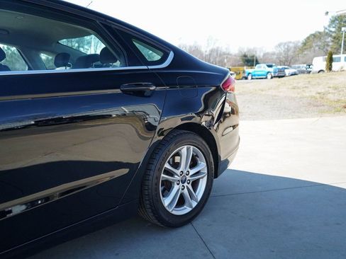 Used 2018 Ford Fusion SE w/ Fusion SE Technology Package image 32