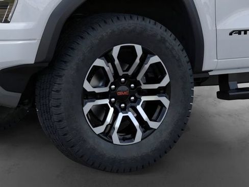New 2026 GMC Canyon AT4 w/ AT4 Premium Package AWD/4WD image 9
