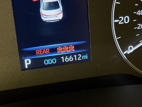 Used 2025 Toyota Corolla LE image 19