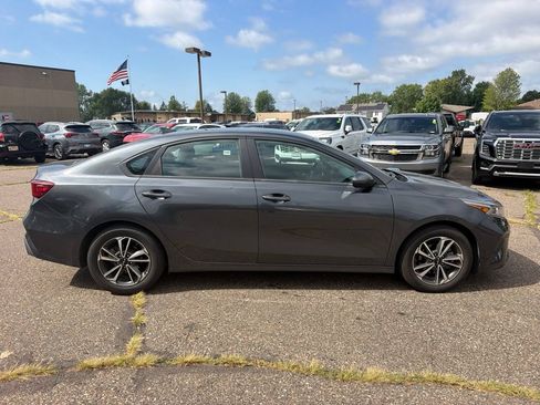 Used 2024 Kia Forte LXS FWD image 4