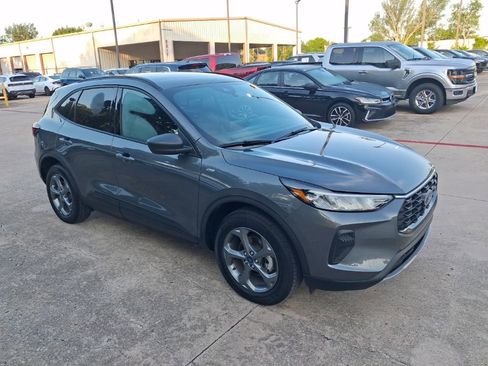 Used 2025 Ford Escape ST-Line AWD/4WD image 6