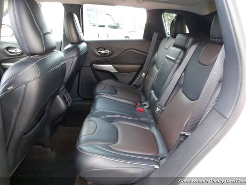 Used 2018 Jeep Cherokee Limited AWD/4WD image 12