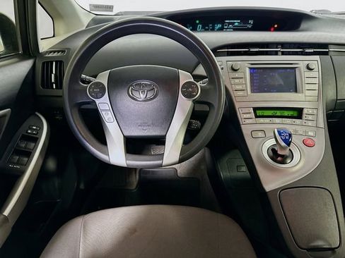 Used 2014 Toyota Prius Two image 22