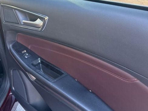 Used 2020 Ford Edge Titanium w/ Equipment Group 301A image 24