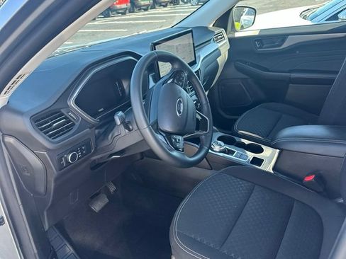 Used 2024 Ford Escape Active w/ Tech Pack #1 AWD/4WD image 2