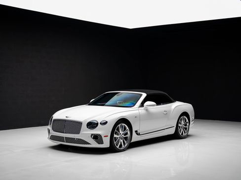 Used 2020 Bentley Continental GT image 4