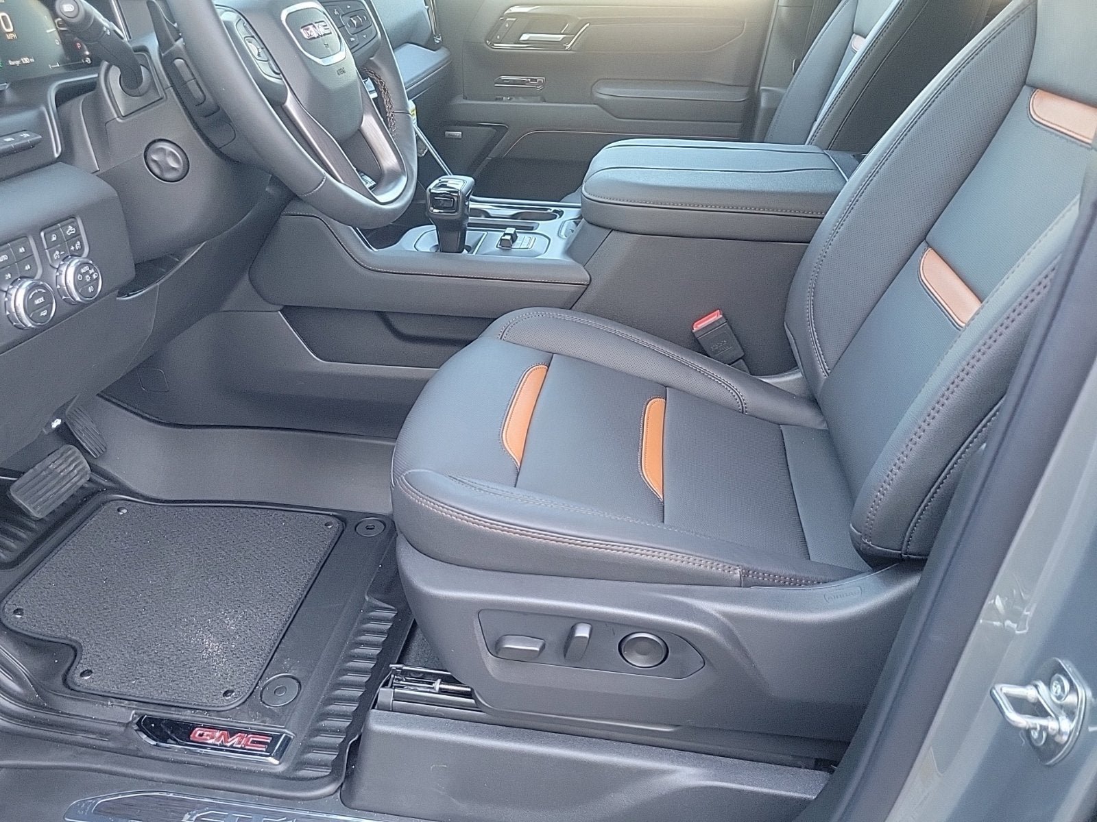 New 2026 GMC Sierra 1500 AT4 w/ AT4 Premium Package AWD/4WD image 10