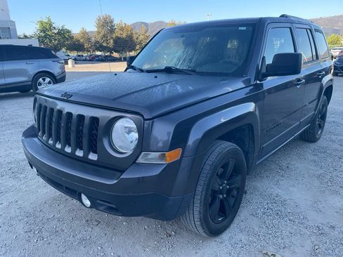 Used 2015 Jeep Patriot Sport w/ Power Value Group AWD/4WD image 9