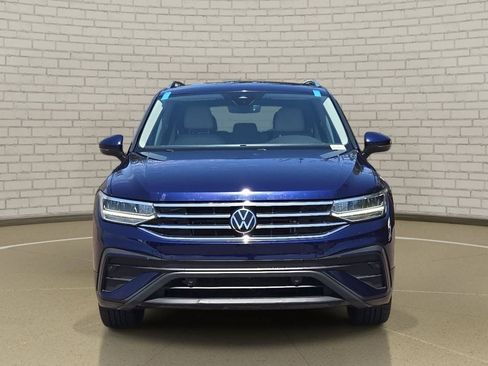 Used 2022 Volkswagen Tiguan SE FWD image 2