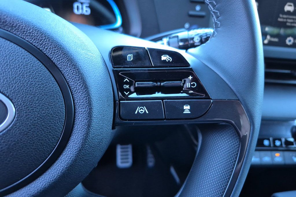 New 2026 Hyundai Elantra SEL Sport FWD image 27