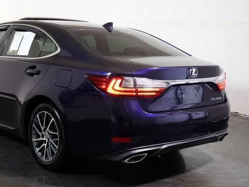 Used 2017 Lexus ES 350 w/ Luxury Package FWD image 11