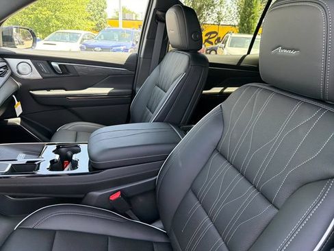 New 2026 Buick Enclave Avenir w/ Super Cruise Package FWD image 17
