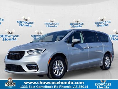 Used 2023 Chrysler Pacifica Touring-L