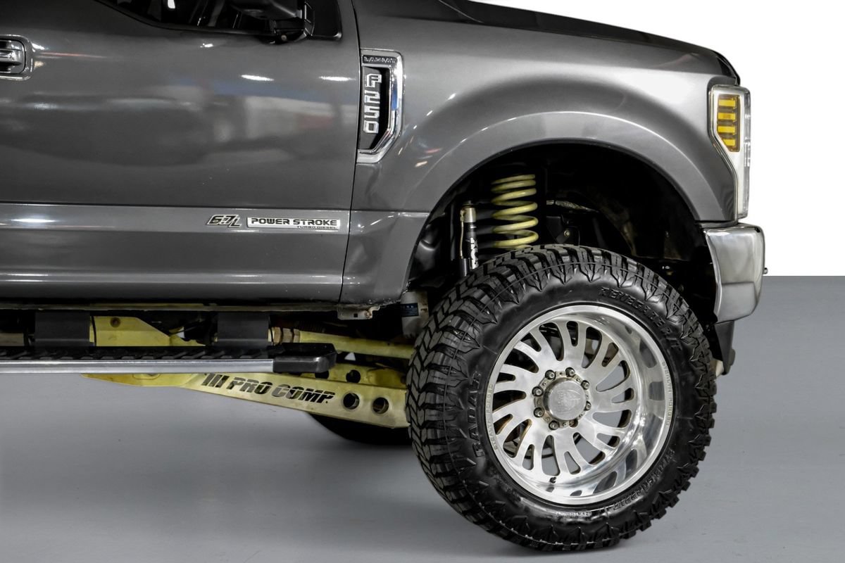 Used 2019 Ford F250 Lariat w/ Lariat Ultimate Package AWD/4WD image 7