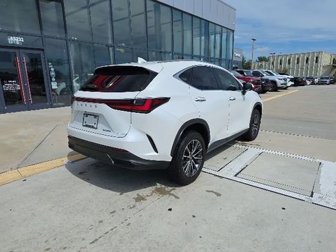 Used 2023 Lexus NX 250 FWD image 4