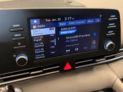 Used 2023 Hyundai Elantra SEL image 12