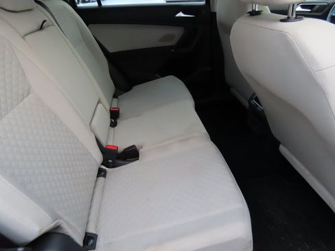 Used 2018 Volkswagen Tiguan S image 13
