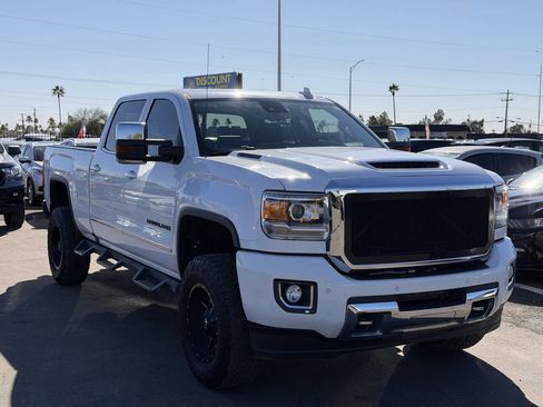 Used 2019 GMC Sierra 2500 Denali w/ Duramax Plus Package image 13