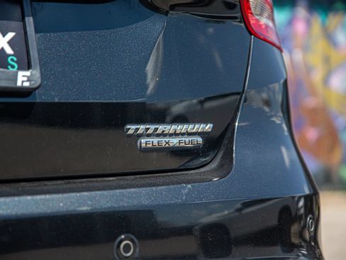 Used 2015 Ford Focus Titanium FWD image 29