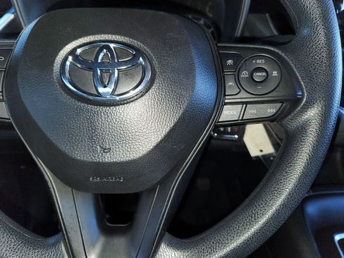 Used 2025 Toyota Corolla LE image 24