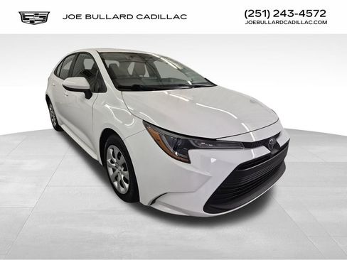 Used 2023 Toyota Corolla LE image 1