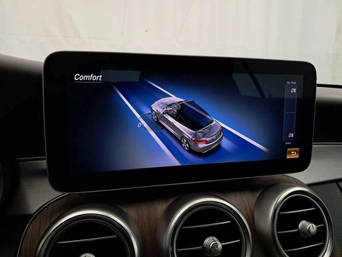 Used 2019 Mercedes-Benz C 300 4MATIC Cabriolet image 32
