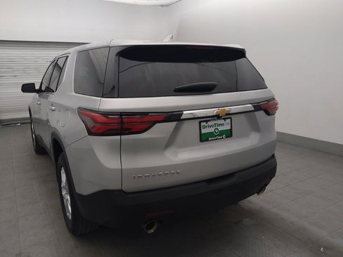 Used 2022 Chevrolet Traverse LS FWD image 5